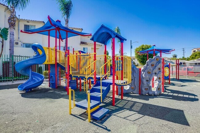 Building Photo - 6117 11th Ave