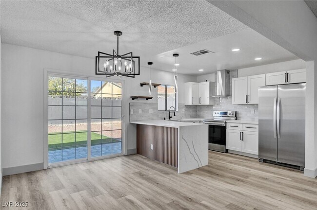 Building Photo - 4012 N Mira Ln