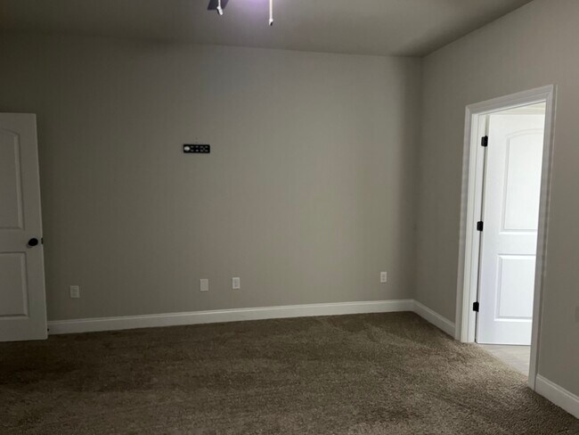 Building Photo - 311 Florio Ct