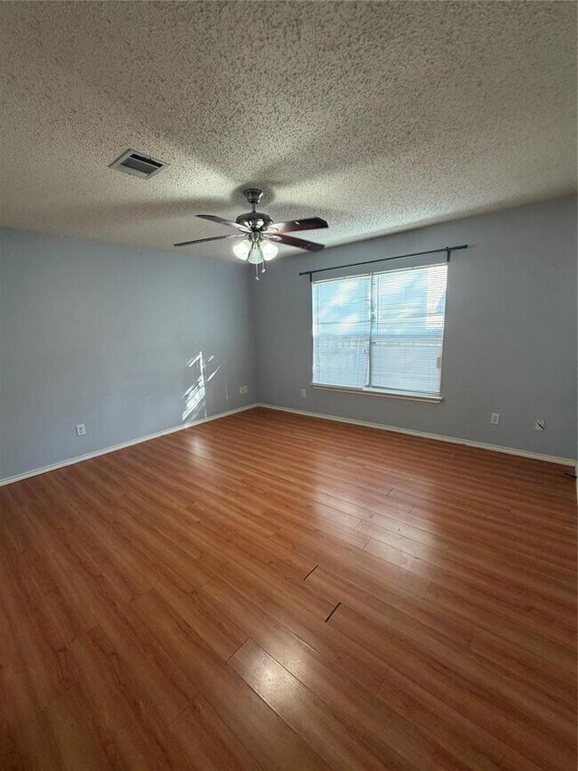Building Photo - 3207 Settlement Dr