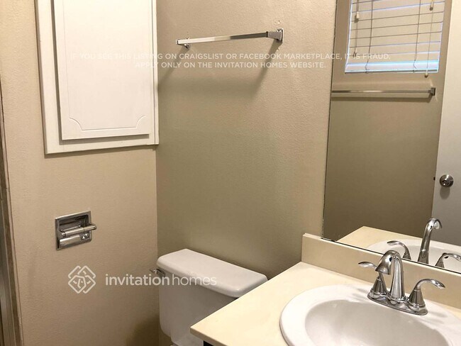 Building Photo - 8858 N 13th St