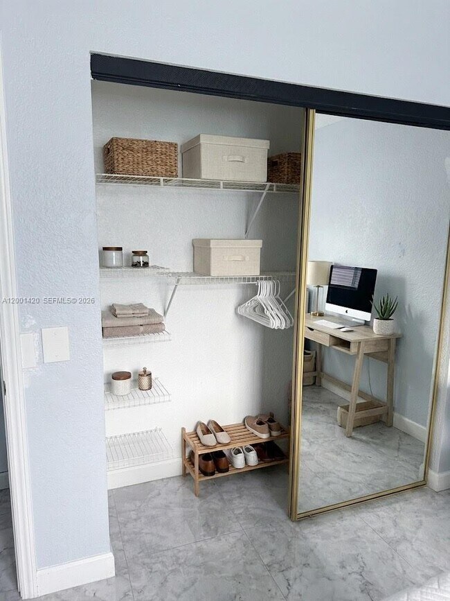 Building Photo - 7431 Tam Oshanter Blvd