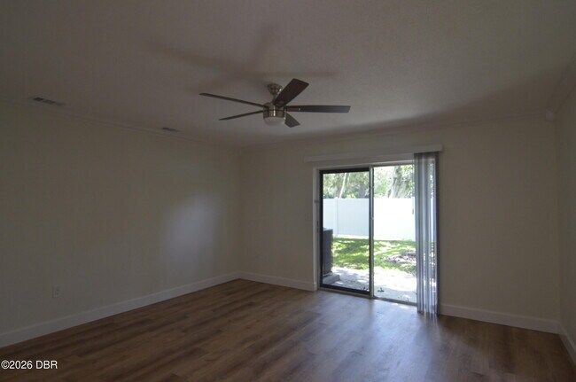 Building Photo - 175 Yorktowne Dr