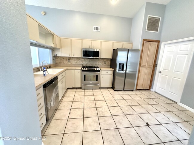 Building Photo - 4594 Helena Dr