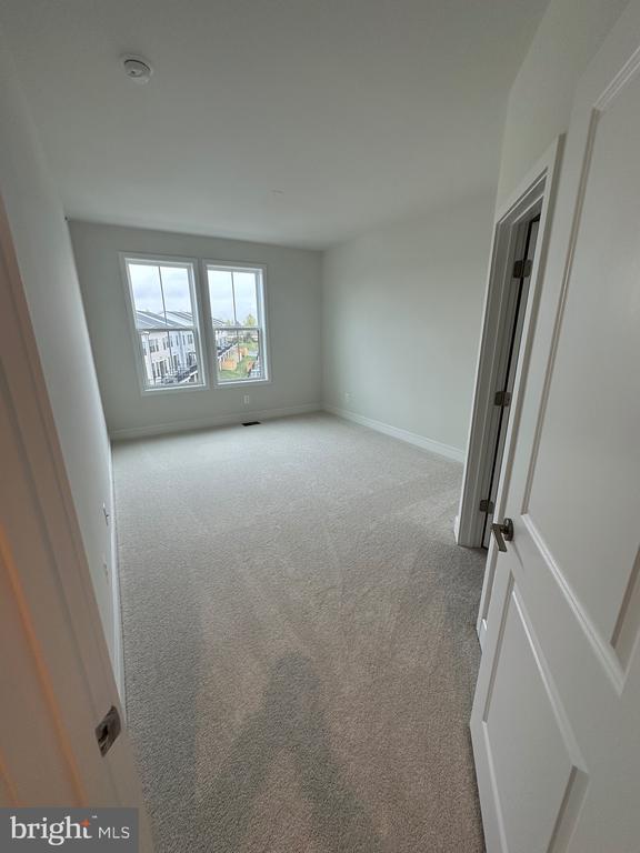 Building Photo - 43324 Farringdon Sq