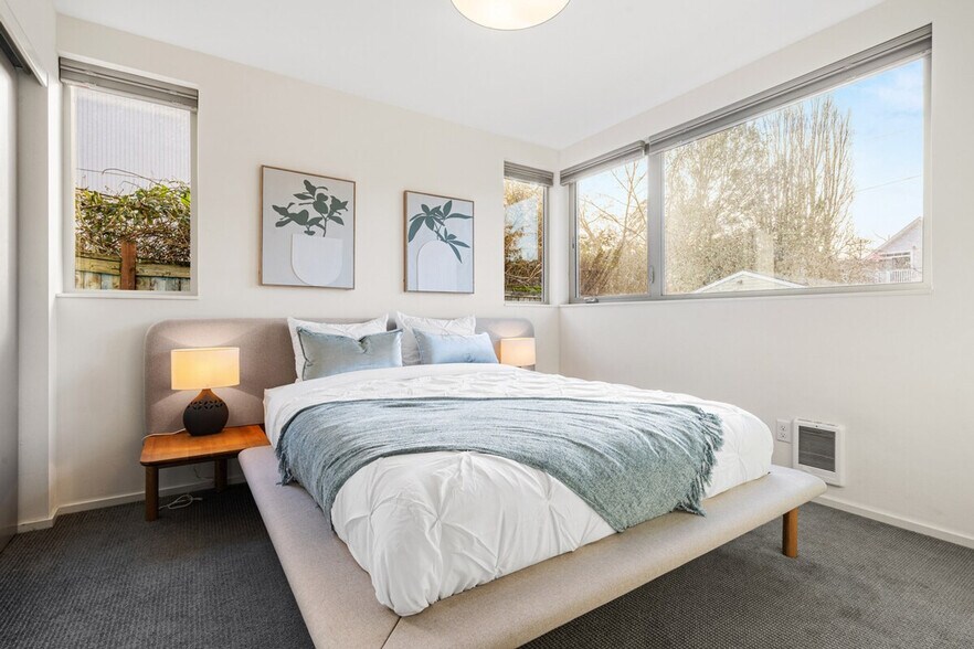 Building Photo - 2214 E Terrace St