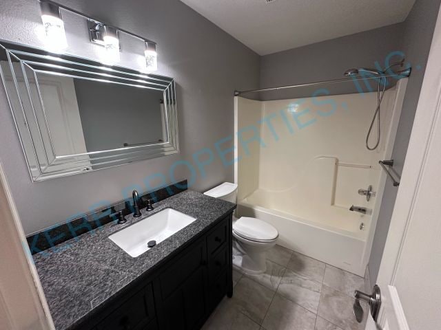 Building Photo - Charming 3-Bedroom Retreat with Stunning V...