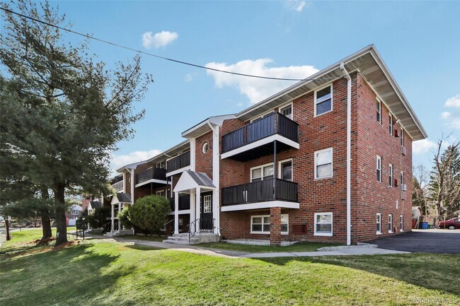 Building Photo - 20 Francis Ave