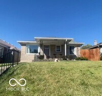 Building Photo - 924 Main St