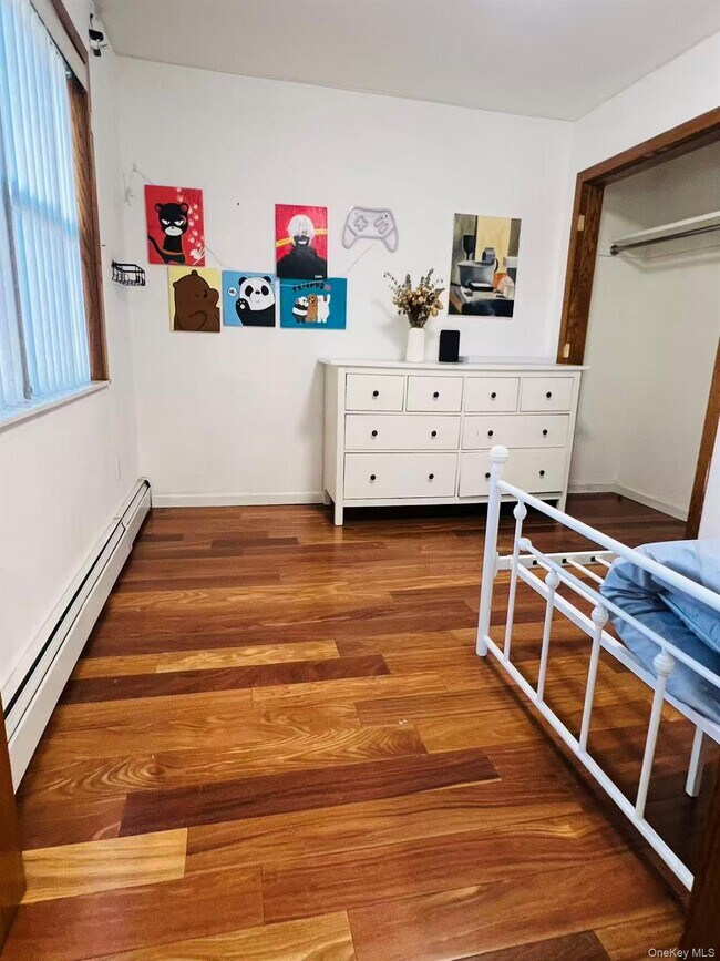 Building Photo - 62-54 Dry Harbor Rd