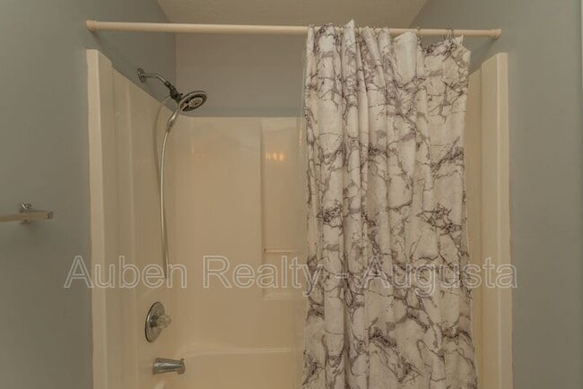 Building Photo - 312 Caldwell Cir