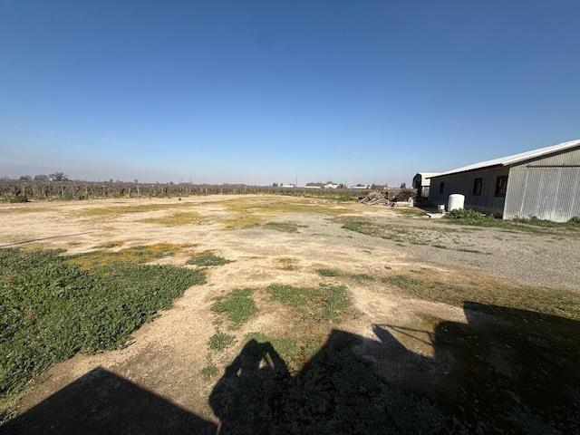 Building Photo - 7595 S Peach Ave