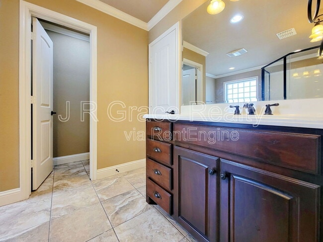 Building Photo - 408 Silver Spur Trail