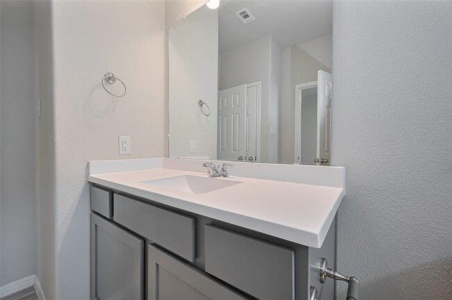 Building Photo - 101 Eliana Shores Dr