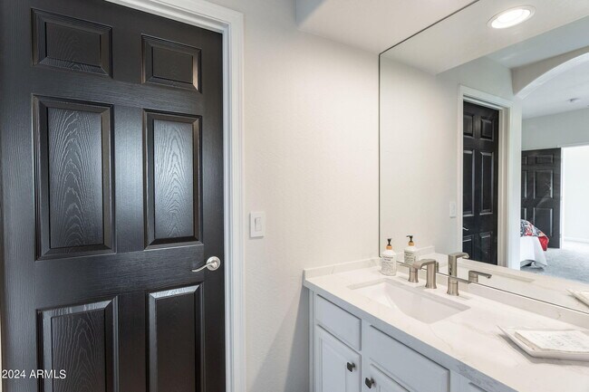 Building Photo - 28990 N White Feather Ln
