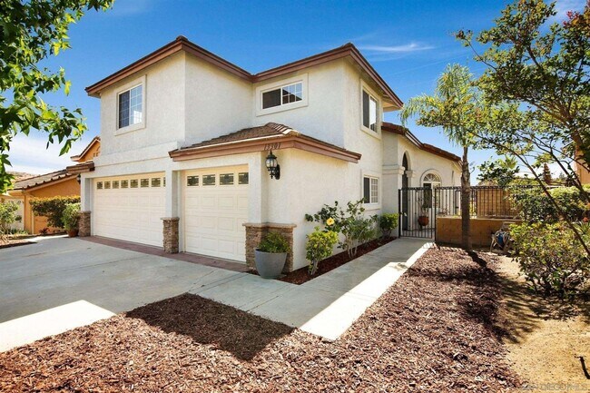 Building Photo - 4 Bedroom/2.5 Bathroom Home in Poway with ...