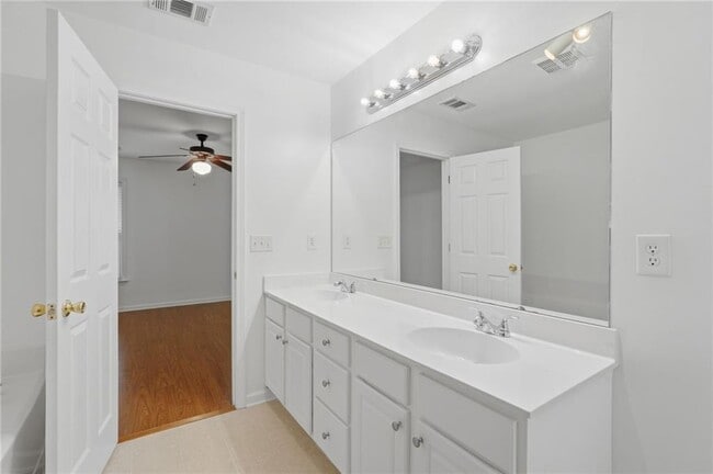 Building Photo - 368 Grayson Way