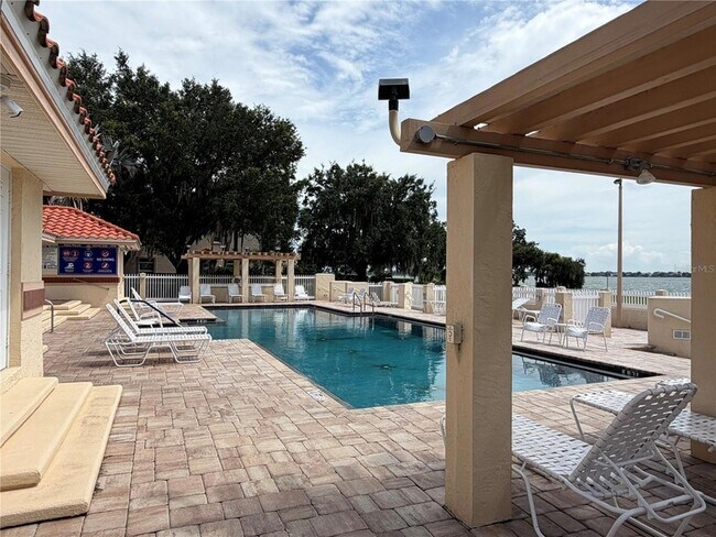 Building Photo - 8402 Waterview Way