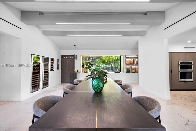 Building Photo - 1141 NE 90th St