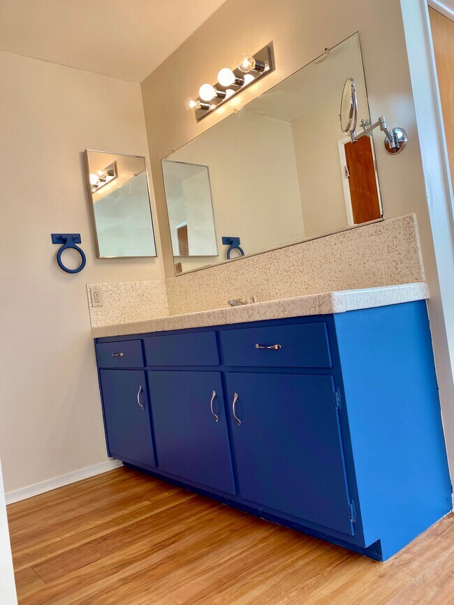 Building Photo - 3133 Ocean Blvd