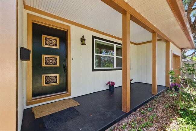 Building Photo - 4926 Camellia Way S