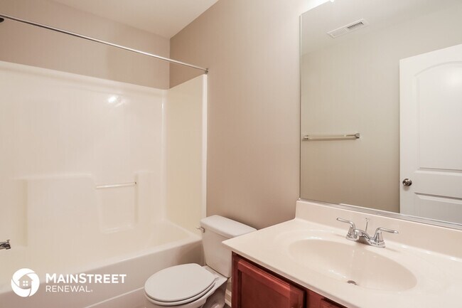 Building Photo - 3084 Bushfield Dr