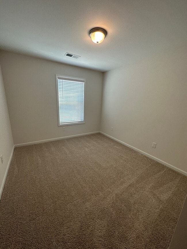 Building Photo - 1853 Ruger Dr