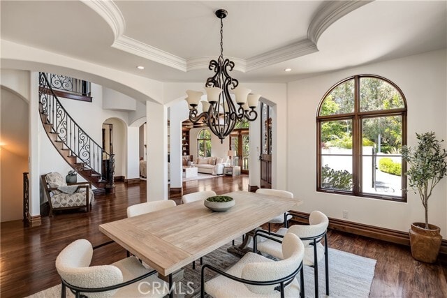 Building Photo - 718 N Poinsettia Ave