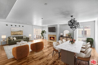 Building Photo - 7249 Franklin Ave