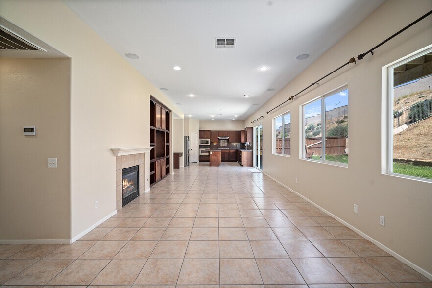 Building Photo - 26426 Mare Ln