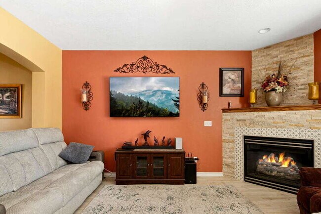 Building Photo - 2295 W Apgar Creek Dr