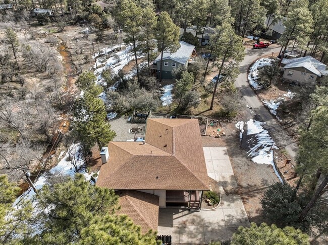 Building Photo - Beautiful home in the Mountain Club!