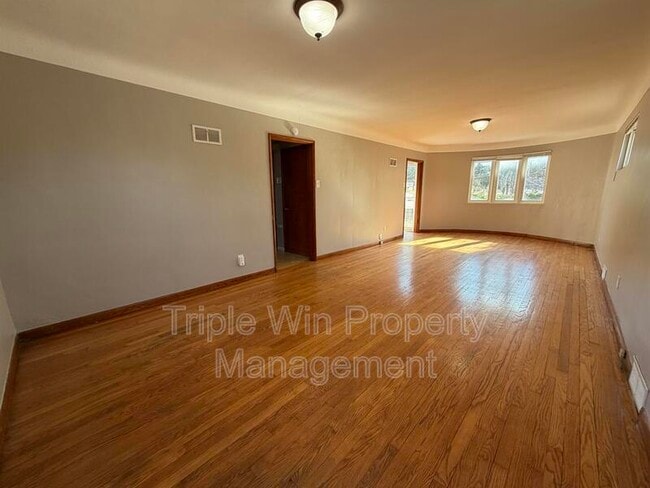 Building Photo - 8385 Latty Ave