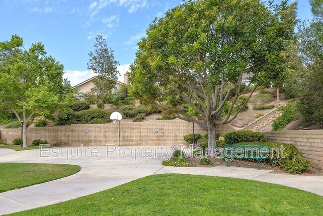 Building Photo - 5220 Buena Mesa Ct