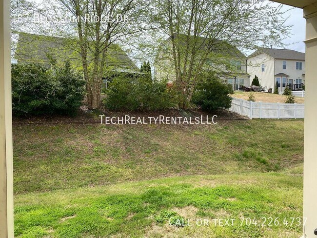 Building Photo - 187 Blossom Ridge Dr