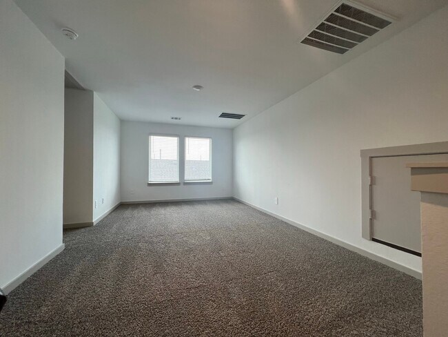 Building Photo - 7719 Brushwood Dr