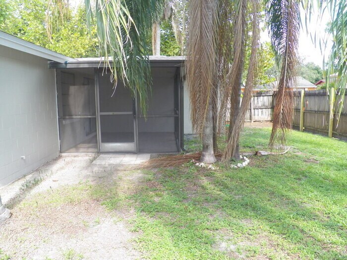 Building Photo - 9402 Lonsdale Ct