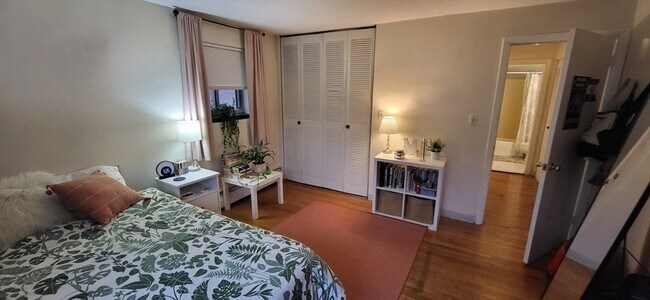 Building Photo - 239 Kelton St