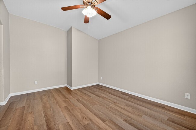 Building Photo - 5530 Casa Calvet Dr