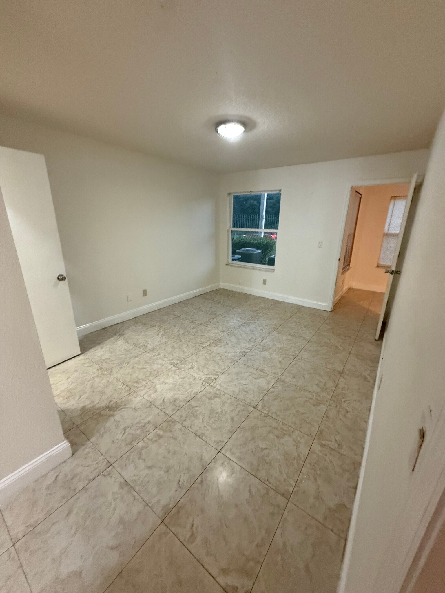 Building Photo - 5785 Gatlin Ave