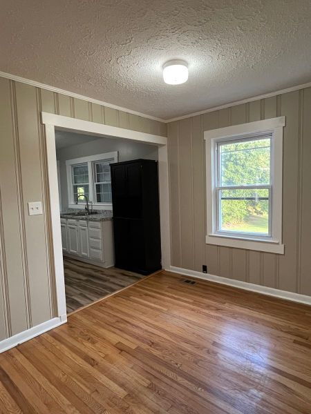 Building Photo - Ranch home on a country setting in Hardin ...