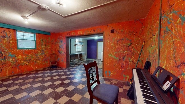 Building Photo - 147 Campus Ave