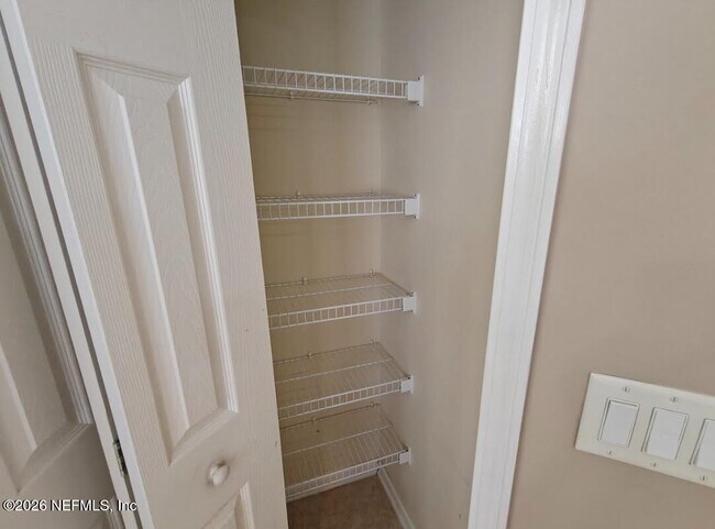 Building Photo - 4076 Everett Ave