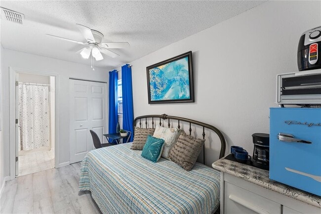 Building Photo - 914 N 8TH St N