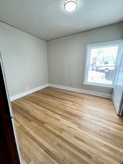 Building Photo - 4450 N Winchester Ave