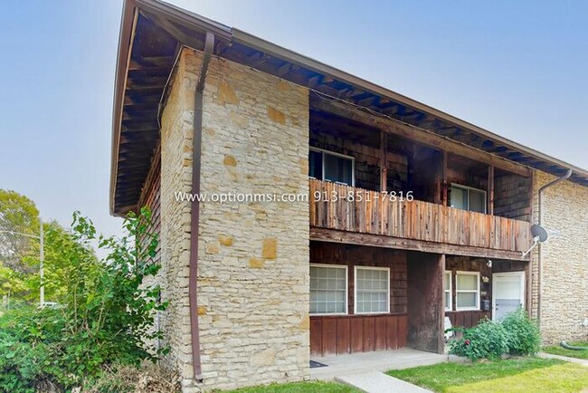 Primary Photo - Towers 120- Spacious towhnhome!