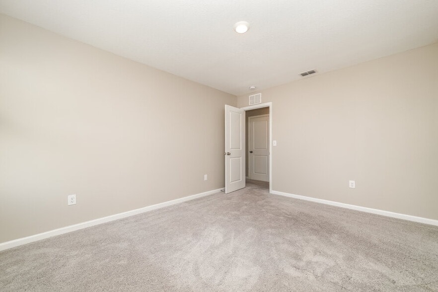 Building Photo - 2052 Harris Hawk Ave