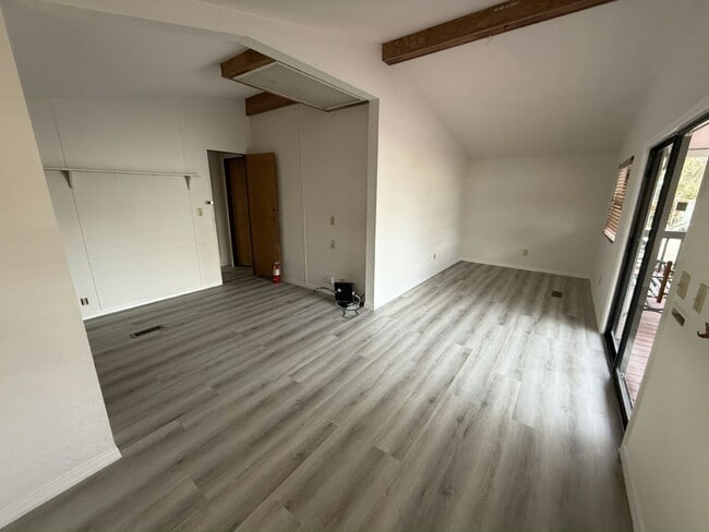 Building Photo - 7246 FL-44