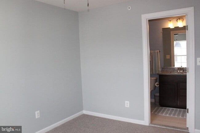 Building Photo - 7452 Riding Meadow Way