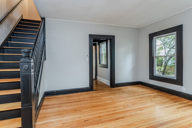 Building Photo - 108-110 Northampton Ave